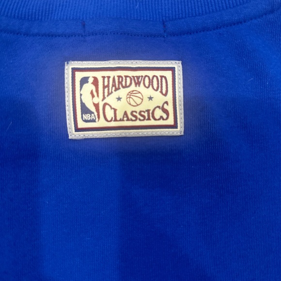 Women’s Mitchell and Ness Dallas Mavericks Pullover Crew Size Medium NWT - Picture 9 of 9